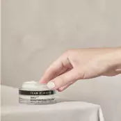 TEAM DR. JOSEPH DAILY MOISTURIZING CREAM